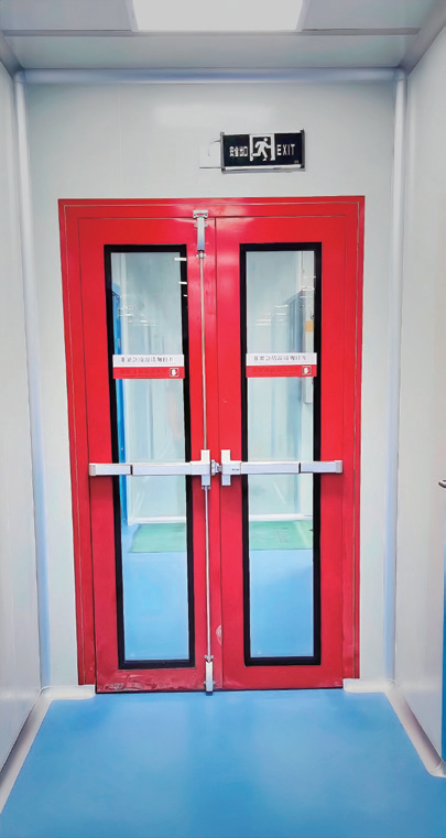Cleanroom emergency escape double door with crash panic bar